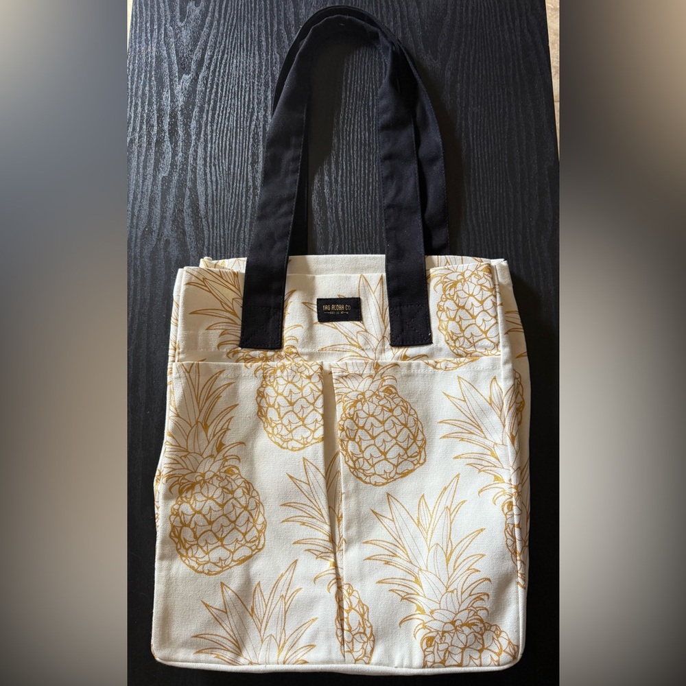 New with tags-
Whole Foods [Hawaii Exclusive]
Medium Eco Tote Bag-Pineapple